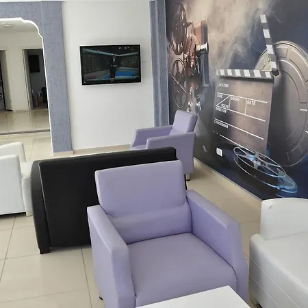 Movie Life Roe 酒店