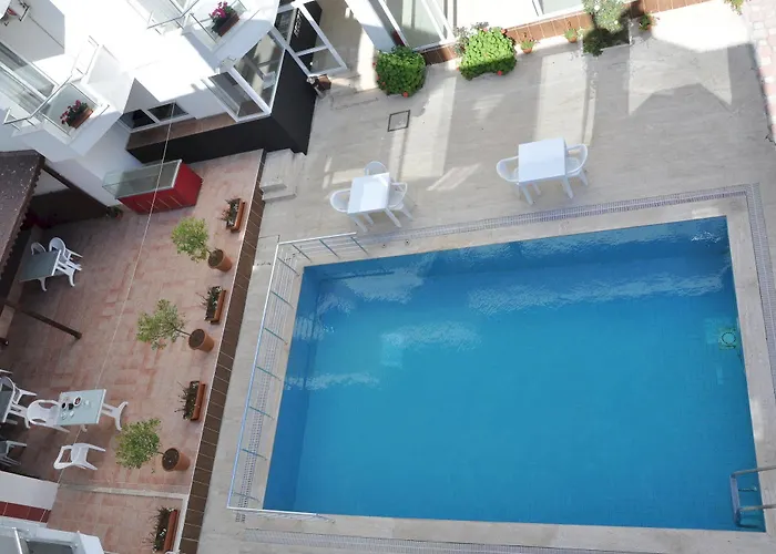 Hotel Movie Life Roe