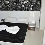 Hotel Movie Life Roe